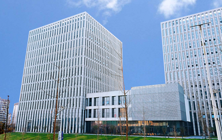 蜂潮体育文化运动文创产品开发思路与企业定制案例解析